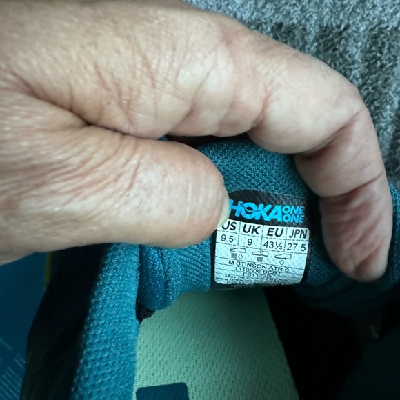 Athletic_Shoes